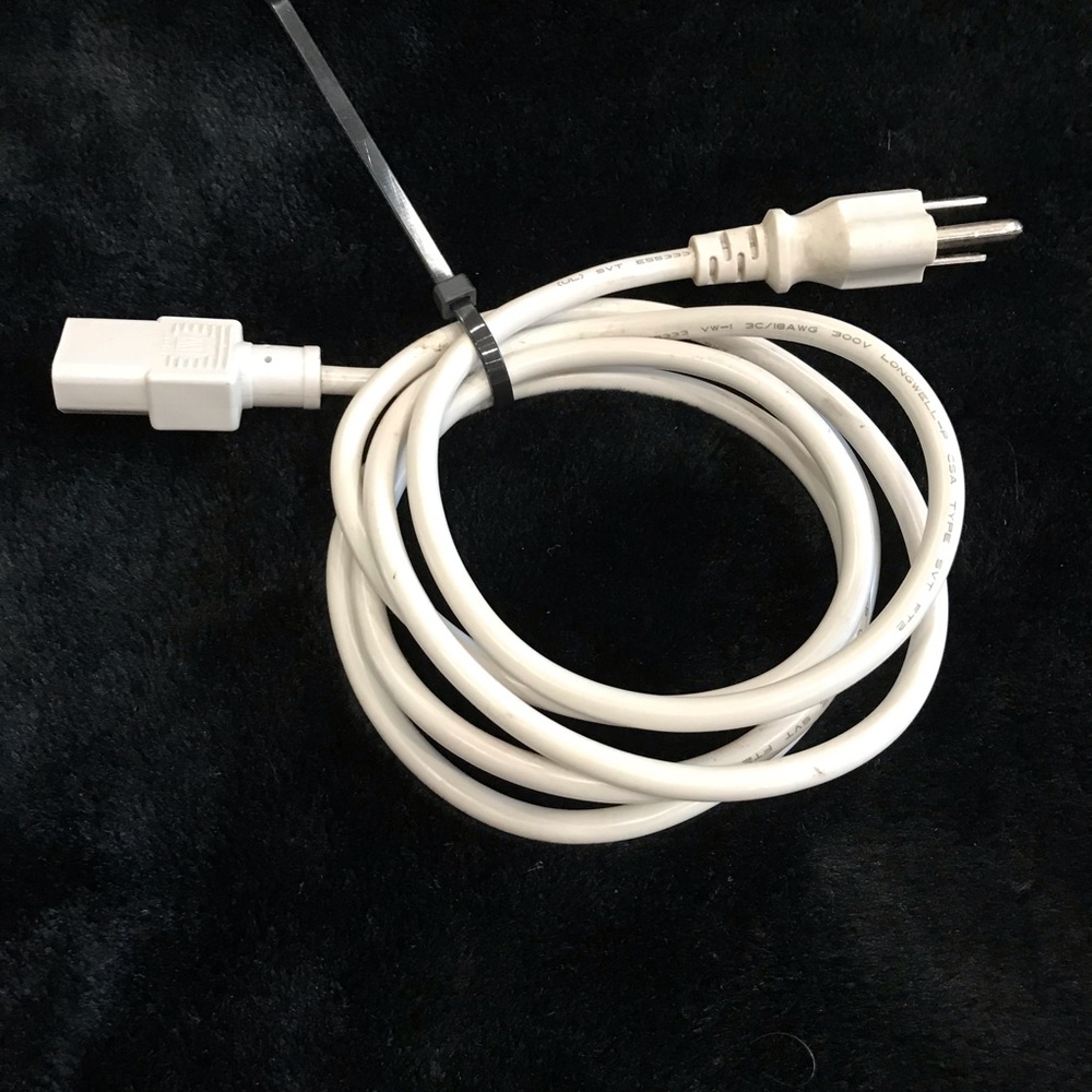 Longwell E55333 VW-1 3C/18AWG 300V TYPE SVT Computer Monitor Power Cord